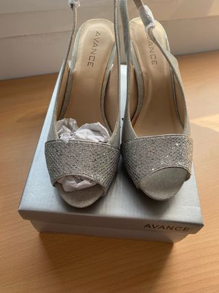 Zapatos de tacón plateados AVANCE
