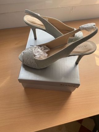 Zapatos de tacón plateados AVANCE
