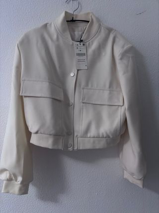 Chaqueta bomber corta beige Talla S