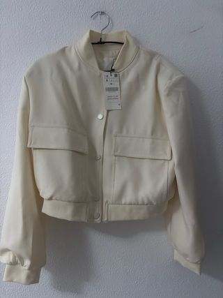 Chaqueta bomber corta beige Talla S