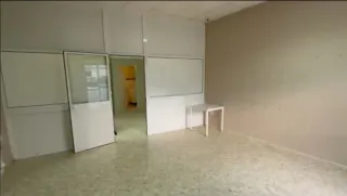 Mampara de oficina con puerta