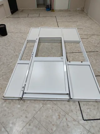 Mampara de oficina con puerta