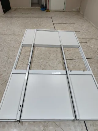 Mampara de oficina con puerta