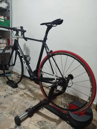 Bicicleta Cube + Rodillo Zycle Zpro