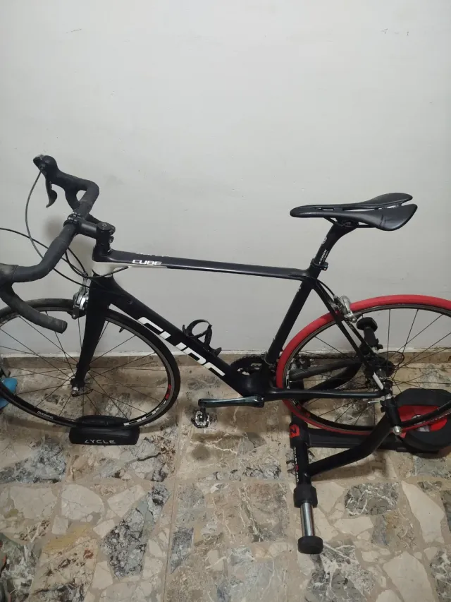 Bicicleta Cube + Rodillo Zycle Zpro