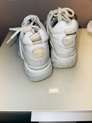 Deportivas Buffalo London Blancas Talla 38