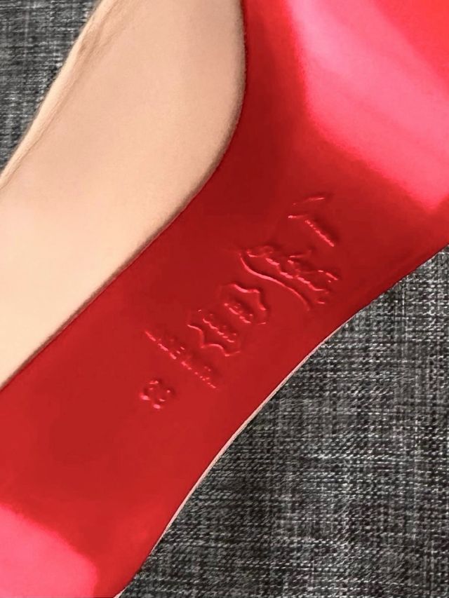 Zapatos Christian Louboutin Nude Talla 38