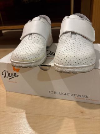 Zuecos Dian Blancos