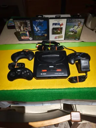Sega Mega Drive 2 + 3 comandi + 4 giochi