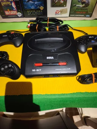 Sega Mega Drive 2 + 3 comandi + 4 giochi