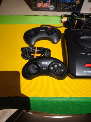 Sega Mega Drive 2 + 3 comandi + 4 giochi
