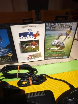 Sega Mega Drive 2 + 3 comandi + 4 giochi