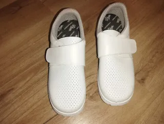 Zuecos sanitarios DIAN blancos