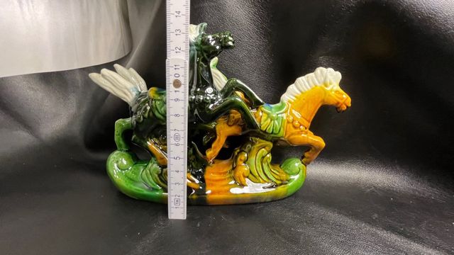 Statua di tre cavalli in stile Tang cinese