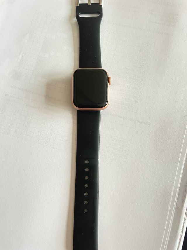 Apple Watch SE 2020 + 3 correas