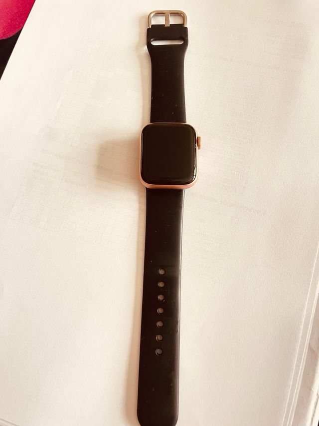 Apple Watch SE 2020 + 3 correas