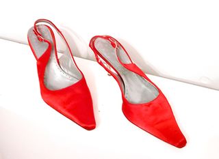 Zapatos de tacón rojos