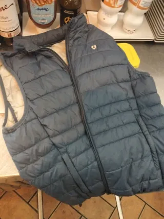 Chaleco azul acolchado