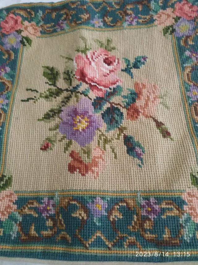 2 Cojines Petit Point Flores