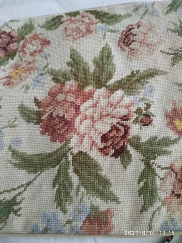 2 Cojines Petit Point Flores