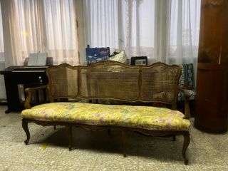 Divano in legno e vimini