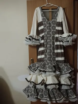 Traje de Gitana Marrón y Blanco