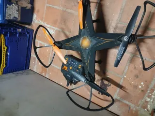 Dron Negro y Naranja