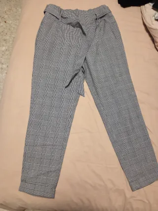Pantalón de vestir cuadros gris y blanco