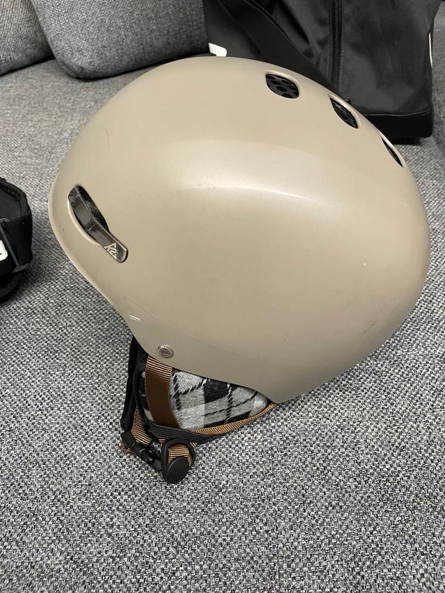 Casco snowboard  y coderas