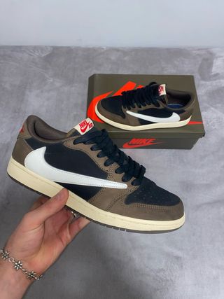 Nike Dunk Low Travis Scott Marrones