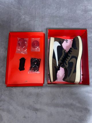 Nike Dunk Low Travis Scott Marrones