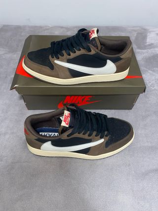Nike Dunk Low Travis Scott Marrones