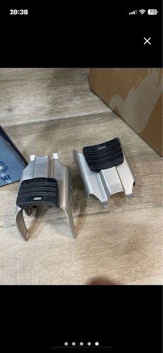 Esquís travesía 147 cm con cuchillas y pieles foca