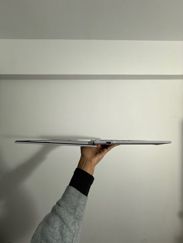 Asus Vivobook Portátil Nuevo AMD RYZEN  AMD RADEON