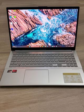 Asus Vivobook Portátil Nuevo AMD RYZEN  AMD RADEON