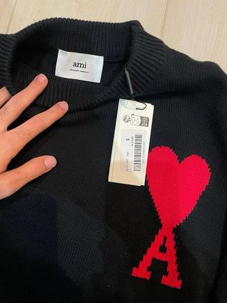 Suéter Ami Paris Negro y Rojo