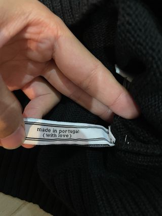 Suéter Ami Paris Negro y Rojo