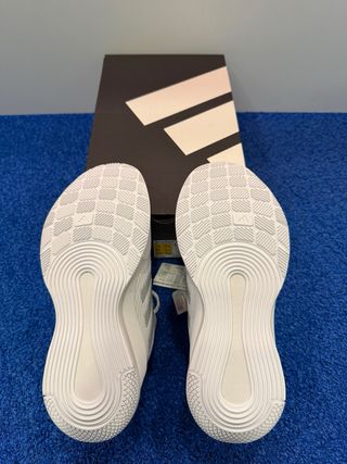 NovaFlight 2W, Bianco e Argento, numero 37 1/3