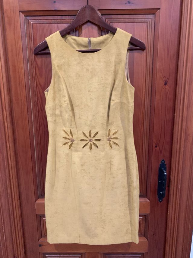 Vestido Antelina Beige con Flores