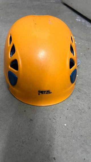 Casco Petzl escalada y vía ferrata