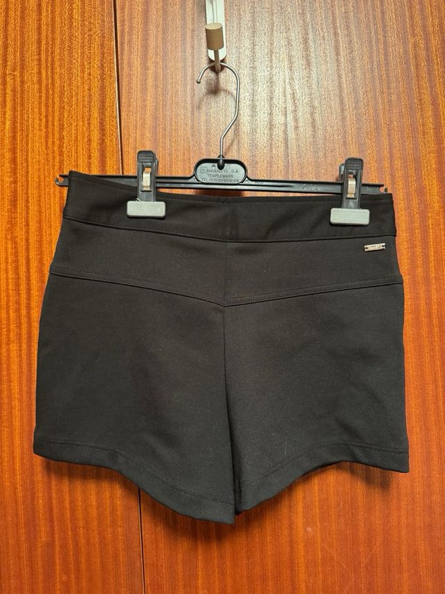 Pantalones cortos negros Short tiro bajo