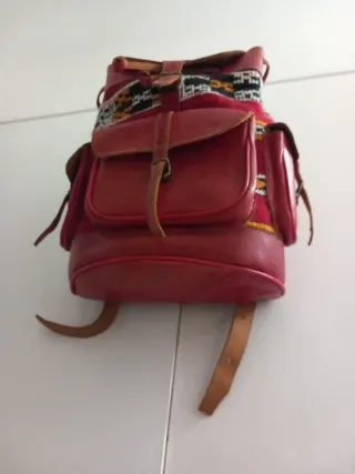 Mochila Piel Roja Artesanal Marruecos