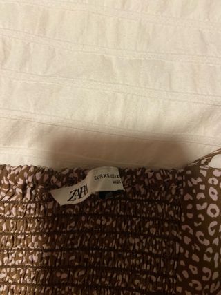 Vestido marrón y rosa con lazada