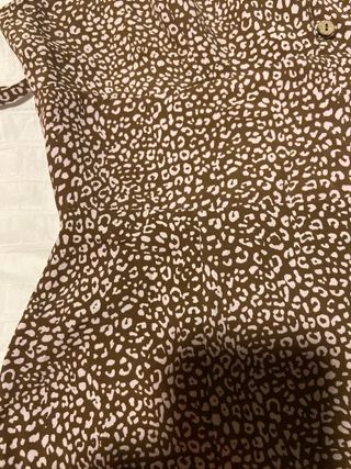 Vestido marrón y rosa con lazada