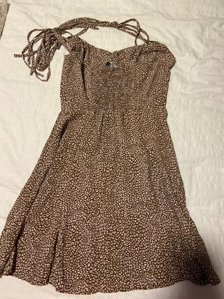 Vestido marrón y rosa con lazada