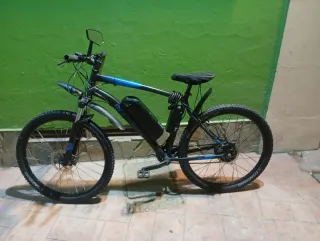 Bicicleta elettrica Rockrider ST 500