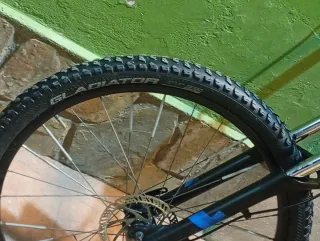 Bicicleta elettrica Rockrider ST 500