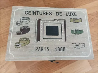 Caja de almacenamiento para cinturones