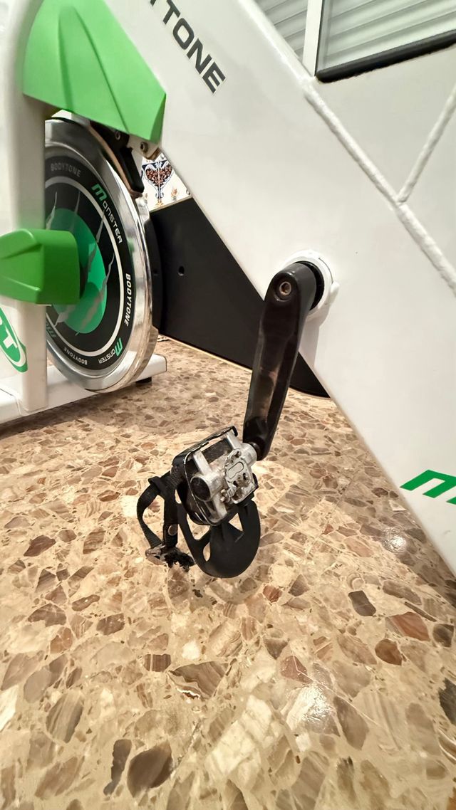 Bicicleta Spinning BODYTONE Monster Poco Uso