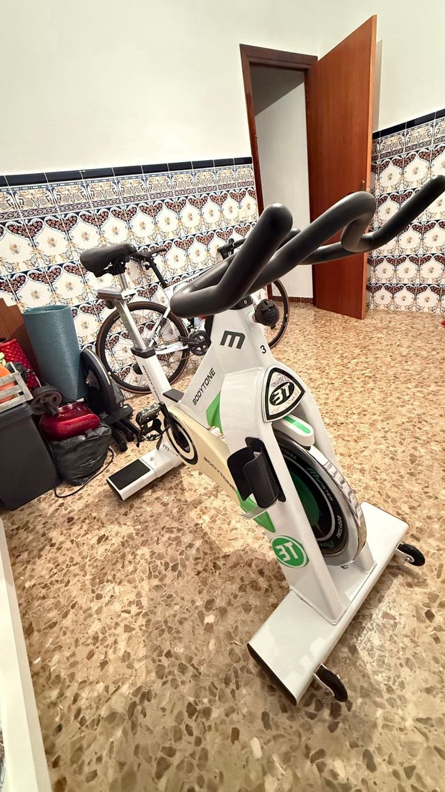 Bicicleta Spinning BODYTONE Monster Poco Uso